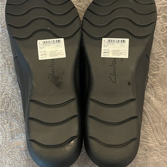 Clarks Black Loafers Sleek Slip-Ons - Picture 9 of 10